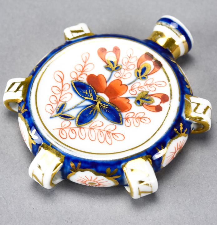 Antique Imari Hand Painted Porcelain Snuff Bottle: Antique Imari Hand Painted Porcelain Snuff Bottle. Measures 3 inches in length.