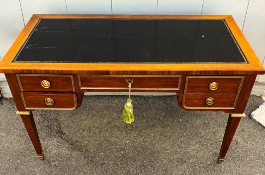 Antique English Regency Style Leather Top Desk: Antique English Regency Style Leather Top Desk w Gilt Ormolu Trim. Measures 29.5 x 45.5 x 23.5 inches. Property of a designer decorated Manhattan, New York penthouse apartment.