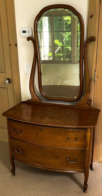 Antique C 1900 American Oak Dresser w Mirror: Antique C 1900 American Oak Dresser w Mirror. Measures 67 x 35.5 x 19.5 inches.