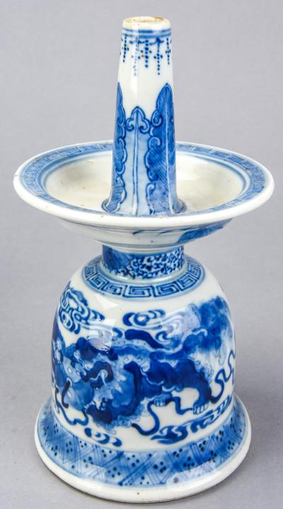 Chinese Hand Painted Blue & White Oil Lamp: Chinese Hand Painted Blue & White Oil Lamp. With scenes of foo dogs. Measures 8.5 inches in height.
