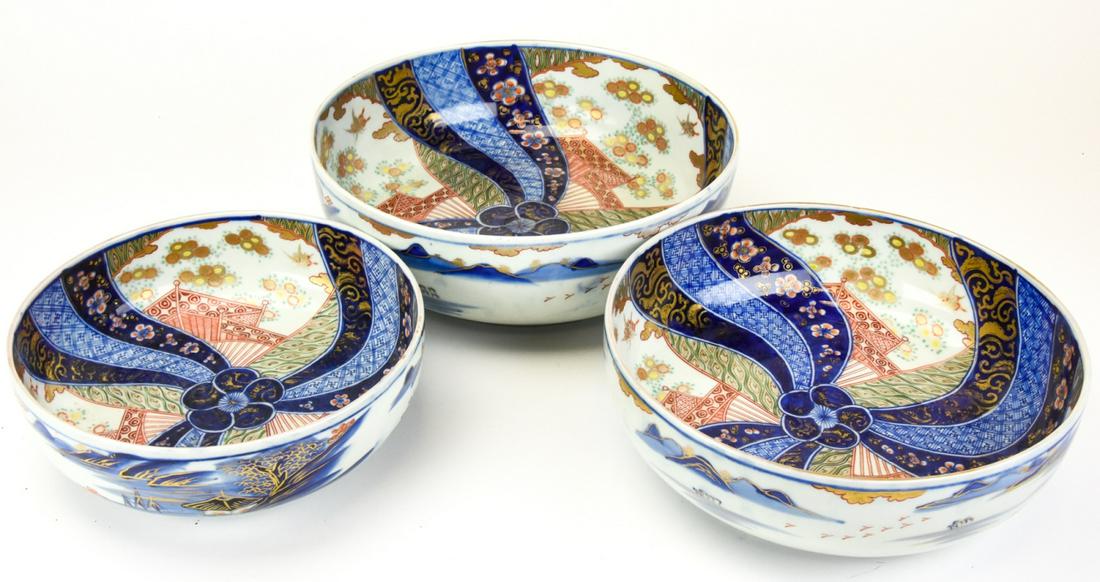 Set Three Antique Japanese Imari Porcelain Bowls: Set Three Antique Japanese Imari Porcelain Bowls. Graduated octagonal sizes. Hand painted and gilt decorated. Largest measures 9.5 inches in diameter.