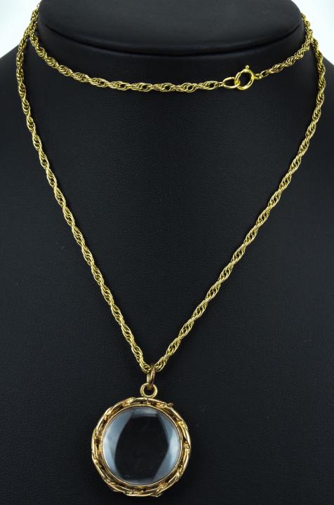 Vintage Gold Filled Glass Front Locket w Chain: Vintage Gold Filled Glass Front Locket w Rope Chain. Chain measures 22 inches in length.