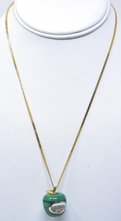 Estate 14kt Gold Diamond & Malachite Necklace: Estate 14kt Gold Diamond & Malachite Necklace. Carved malachite apple with gold and diamonds, 14kt yellow gold chain. Chain measures 18.5 inches in length.