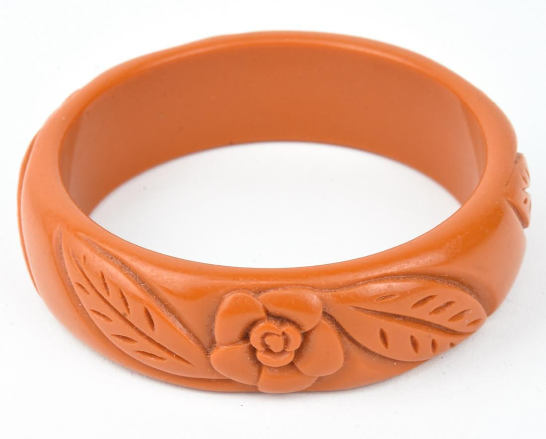Vintage Hand Carved Faux  Amber Bakelite Bracelet (1 of 6)