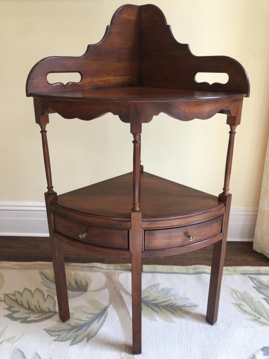 Stickley Corner End Table (1 of 8)