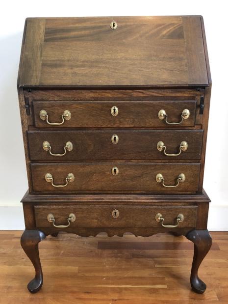 Chippendale Diminutive Taylor Made Slant Top Desk (1 of 5)
