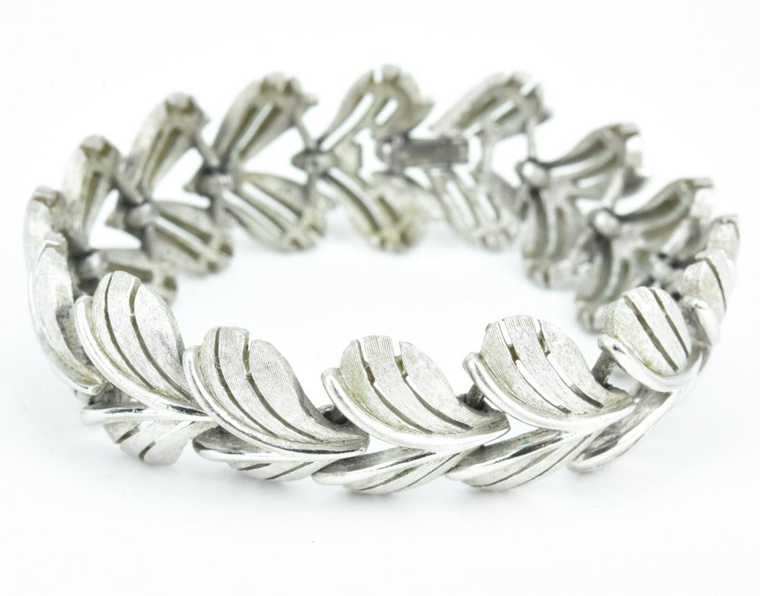 Vintage Crown Trifari Articulated Panel Bracelet (1 of 8)