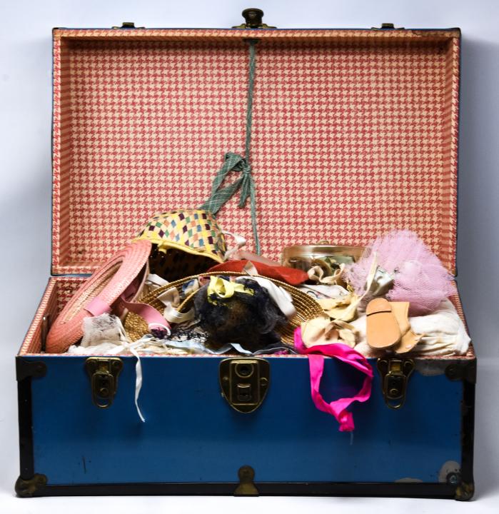 Vintage Doll Trunk Filled w Clothing & Accessories (1 of 10)