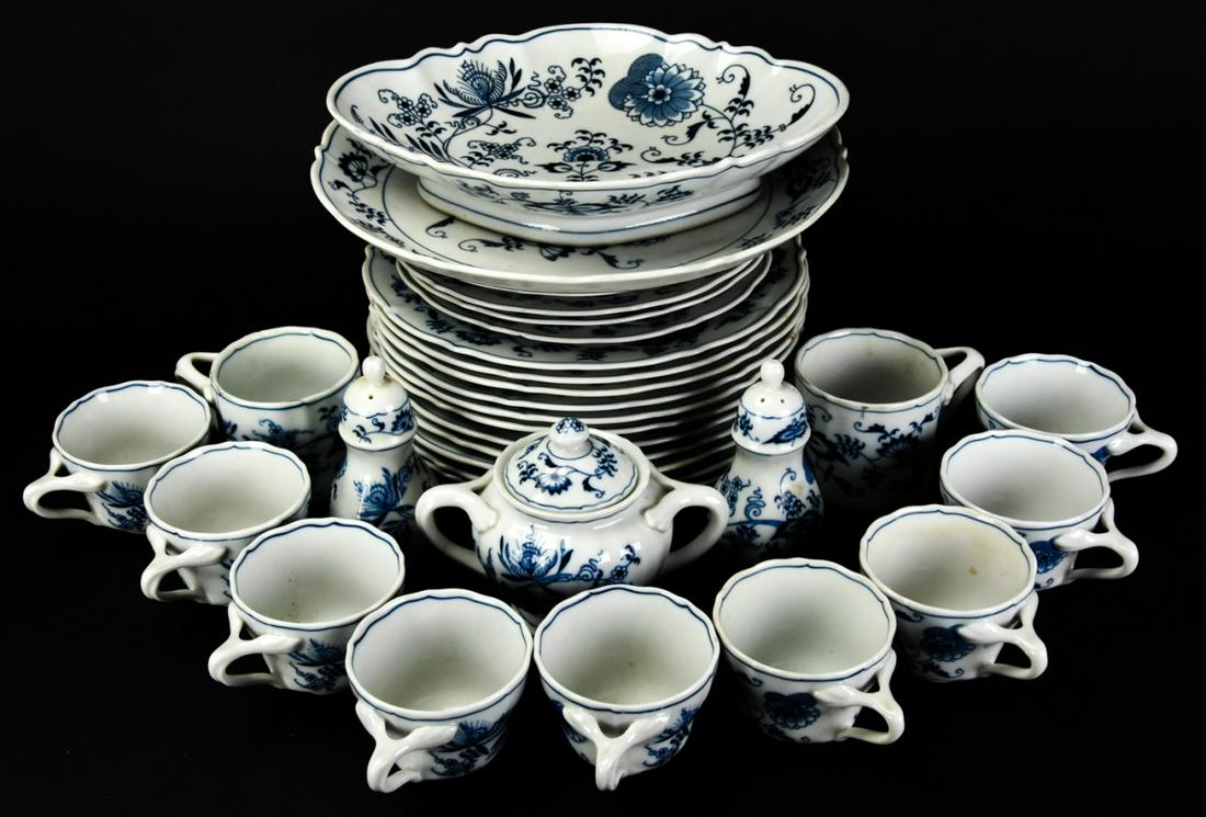 Service Vintage Laveno Italy Blue Danube Serveware (1 of 10)