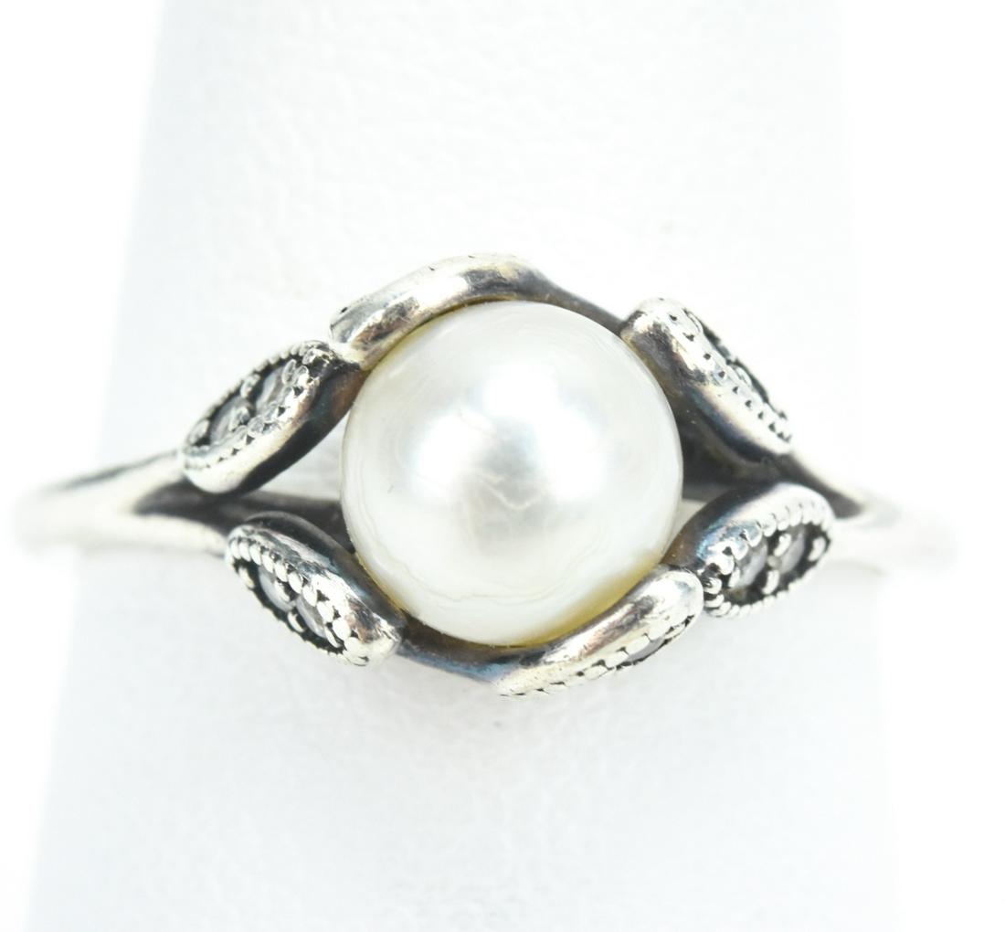 Vintage Sterling & Cultured Pearl Solitaire Ring: Vintage Sterling & Cultured Pearl Solitaire Ring. Signed and hallmarked.