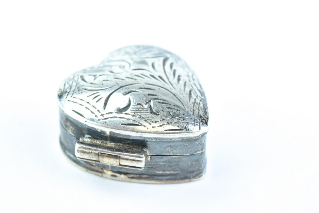 Sterling Silver Heart-Shaped Pill Or Jewelry Box (1 of 7)