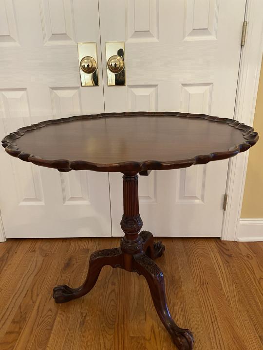 Mahogany Chippendale Style Pedestal Base End Table (1 of 10)