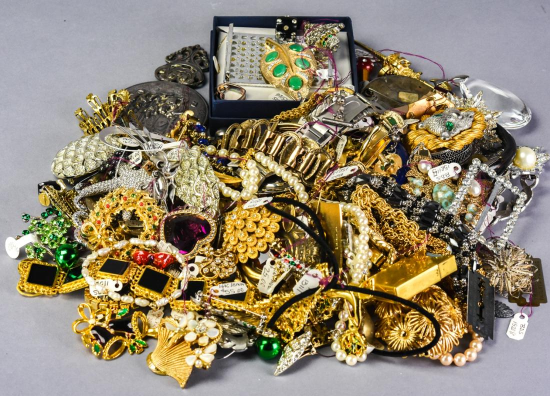 Mixed Lot of Costume Jewelry, Vintage and More (1 of 9)