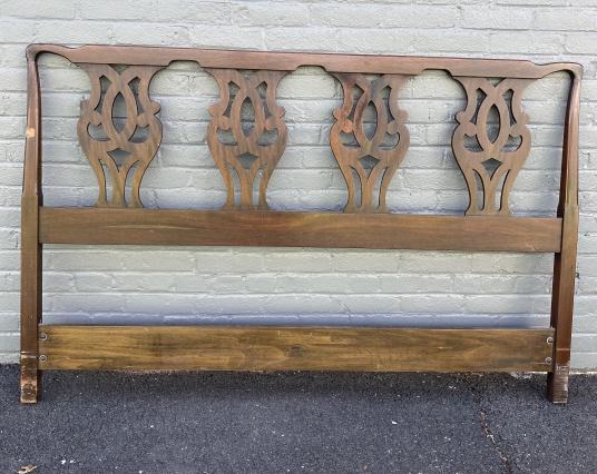 Henkel Harris Chippendale Style Mahogany Headboard (1 of 5)
