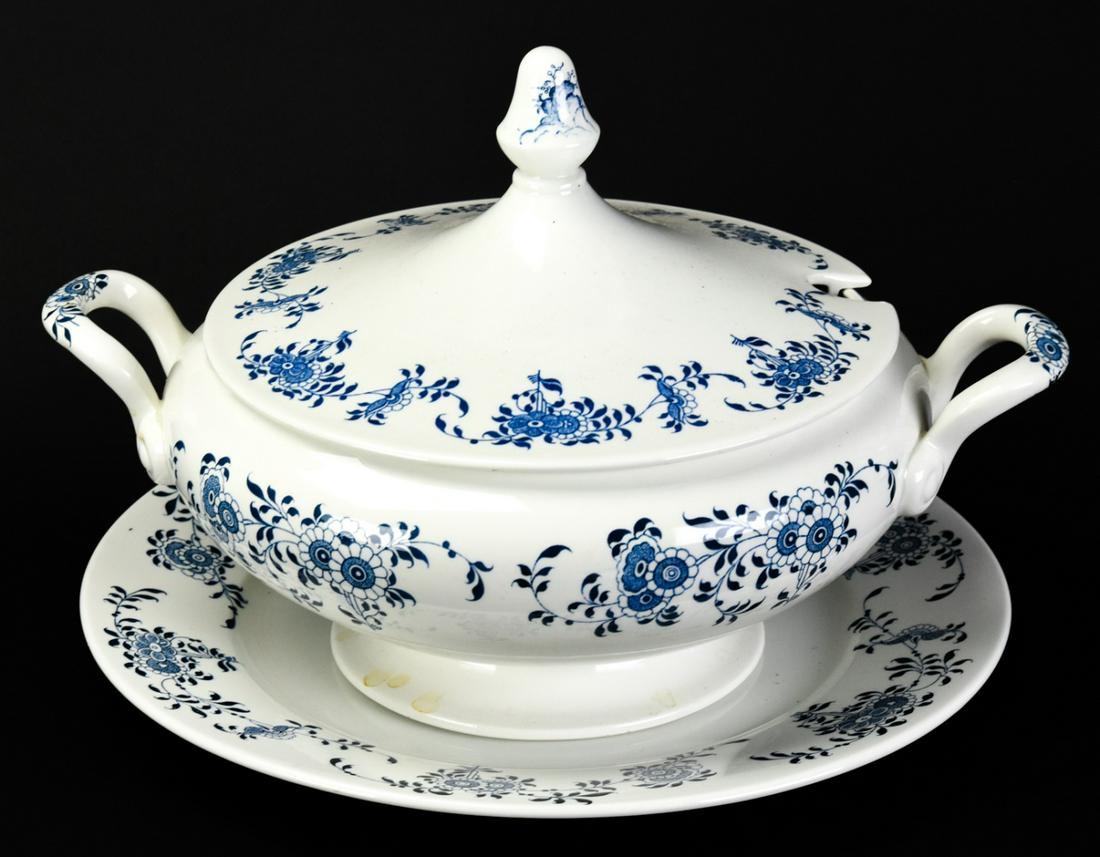 Vintage Laveno Italy Blue Danube Tureen & Platter: Vintage Laveno Italy "Blue Danube" Porcelain Tureen & Platter. Bottom marked "Laveno Italy Since 1856" Tureen measures 10 inches high x 14 inches wide x 10 inches deep. This sale is online only - no p