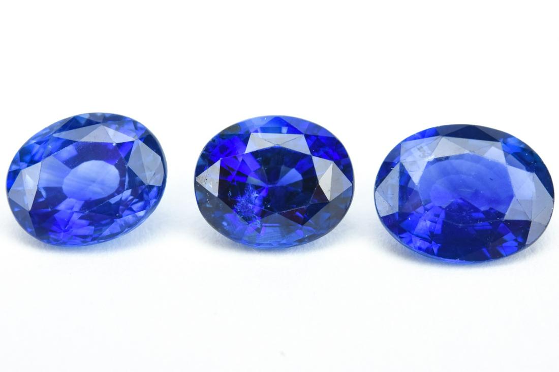 Three Loose Oval Cut Blue Sapphires (1 of 6)