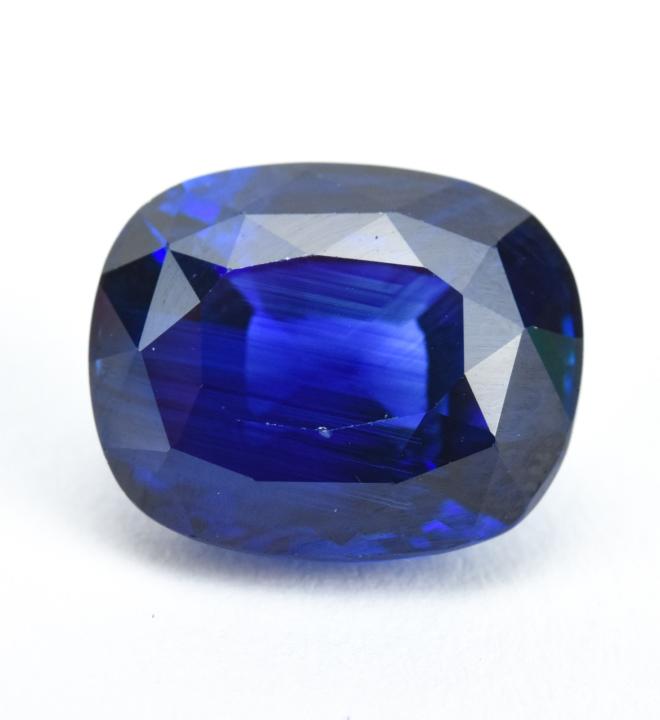 Approx. 8.2 Carat Loose Oval Cut Blue Sapphire (1 of 5)