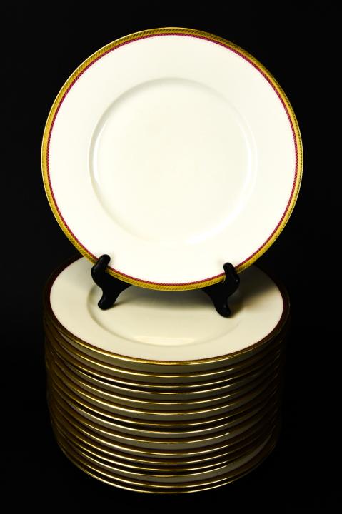 Set 16 Hutschenreuther Porcelain Dinner Plates (1 of 8)