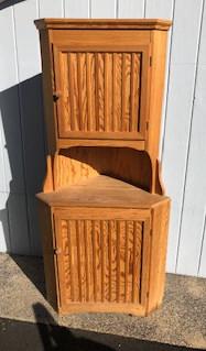 Country Pine Corner Cupboard / Cabinet (1 of 3)