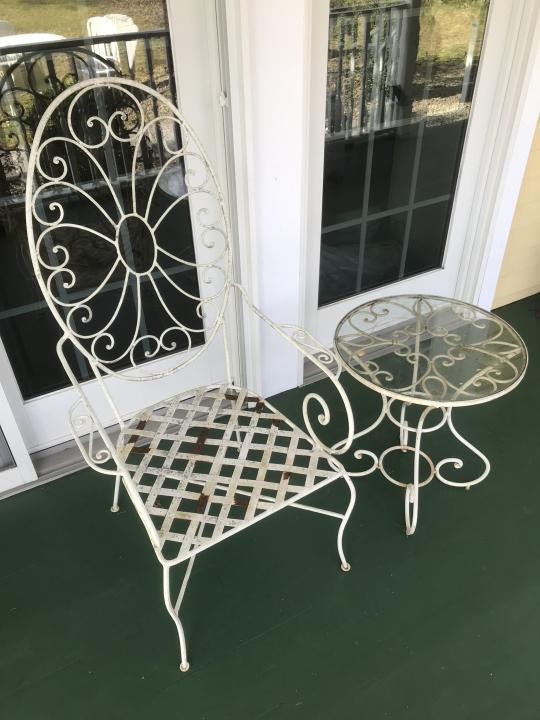 Wrought Iron Garden / Outdoor Armchair & Table (1 of 3)