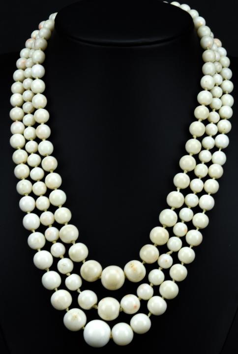 Quality Estate Angel Skin Coral 14kt Gold Necklace (1 of 7)