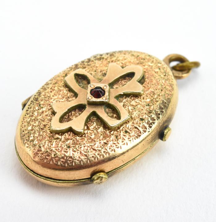 Antique 19th C Gold & Rose Cut Garnet Locket: Antique 19th C Gold & Rose Cut Garnet Locket. Locket is combination 10kt gold and gold filled. Measures just over 1 inch in length.