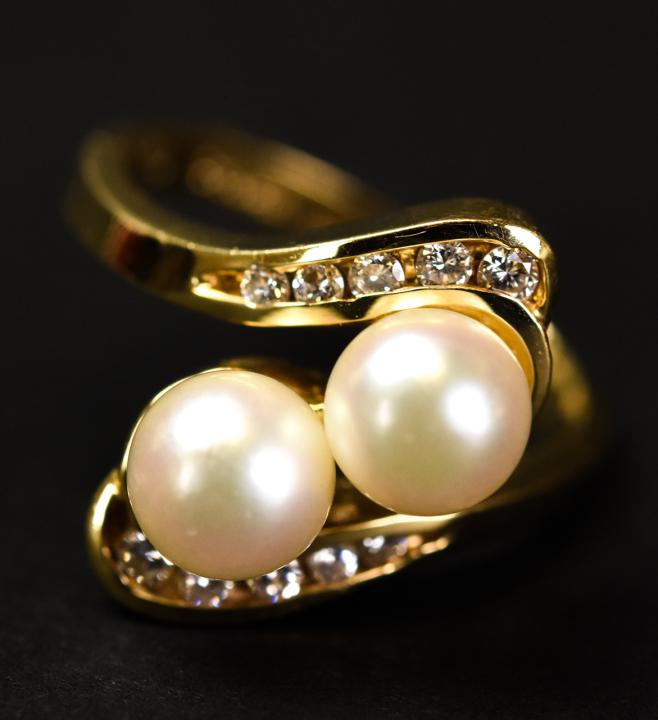 Estate 14kt Gold Diamond & Pearl Ring (1 of 6)