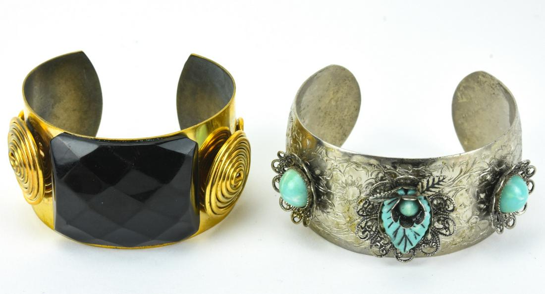 2 Vintage Costume Jewelry Cuff Bracelets: 2 Vintage Costume Jewelry Cuff Bracelets.