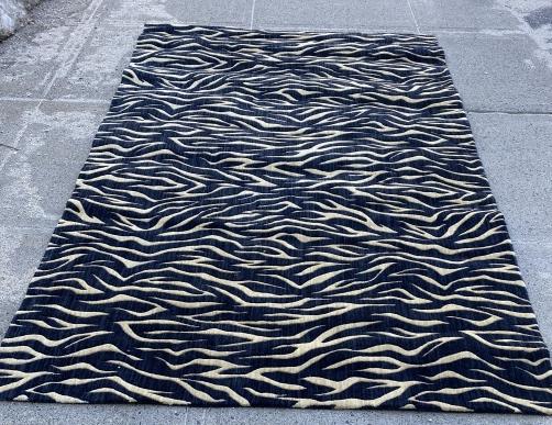 Contemporary Machine Made Zebra Pattern Carpet (1 of 4)