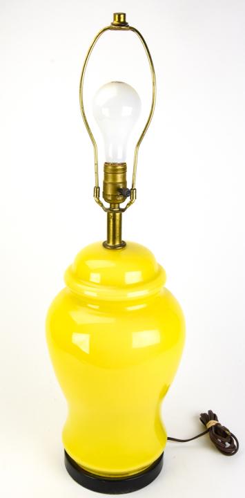 Mid Century Chinese Ginger Jar Form Table Lamp (1 of 5)