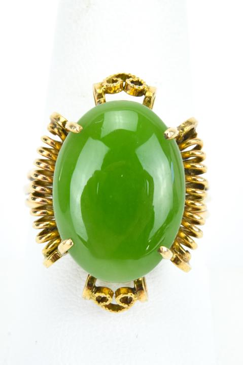 Estate 14kt Yellow Gold & Jade Cabochon Ring (1 of 6)