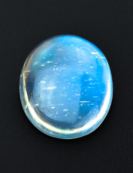 Nearly 1 Inch Loose Cabochon Moonstone: Nearly 1 Inch Loose Cabochon Moonstone