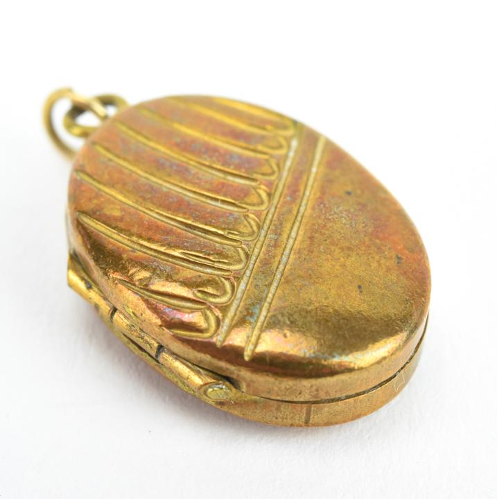 Antique 19th C Oval Form Locket Necklace Pendant: Antique 19th C Oval Form Locket Necklace Pendant. Measures just over 1 inch in length.
