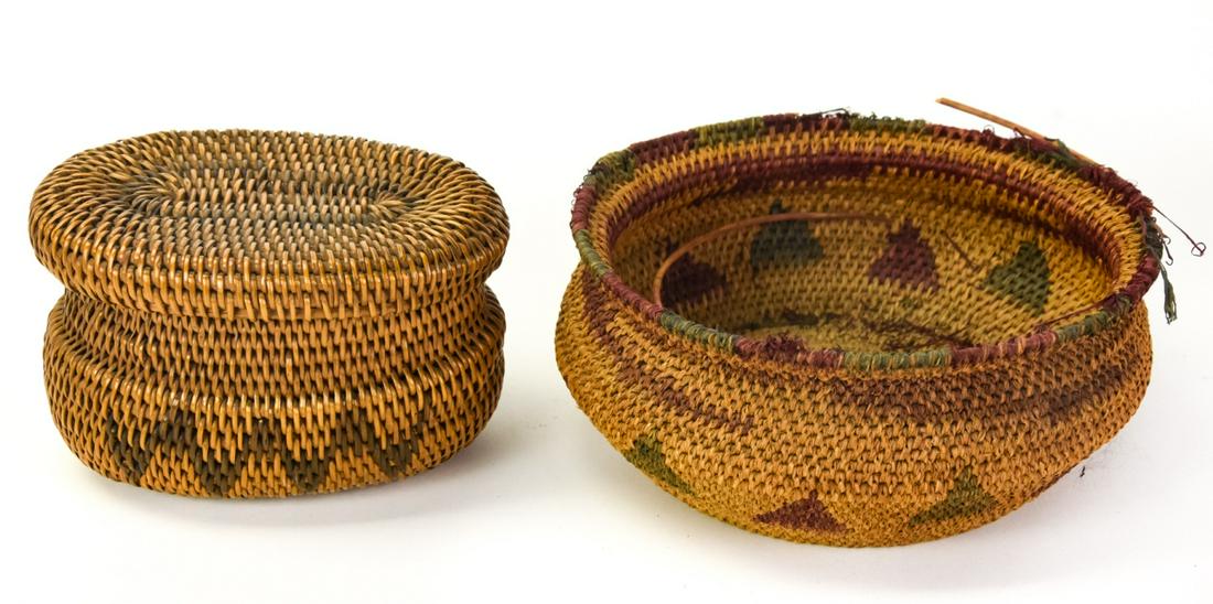 Two Antique Navajo Woven Baskets (1 of 8)