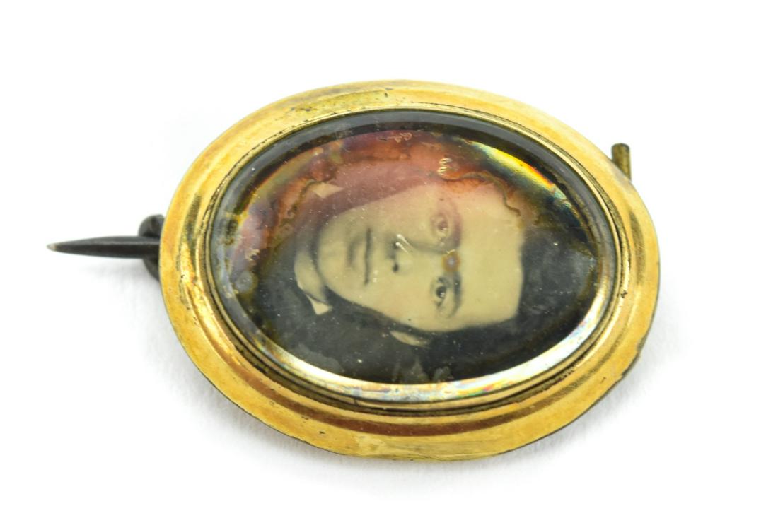 Antique 19th C 10k Gold Daguerreotype Mourning Pin (1 of 6)