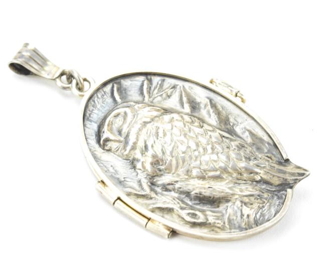 Estate Repousse Sterling Silver Owl Motif Locket (1 of 8)