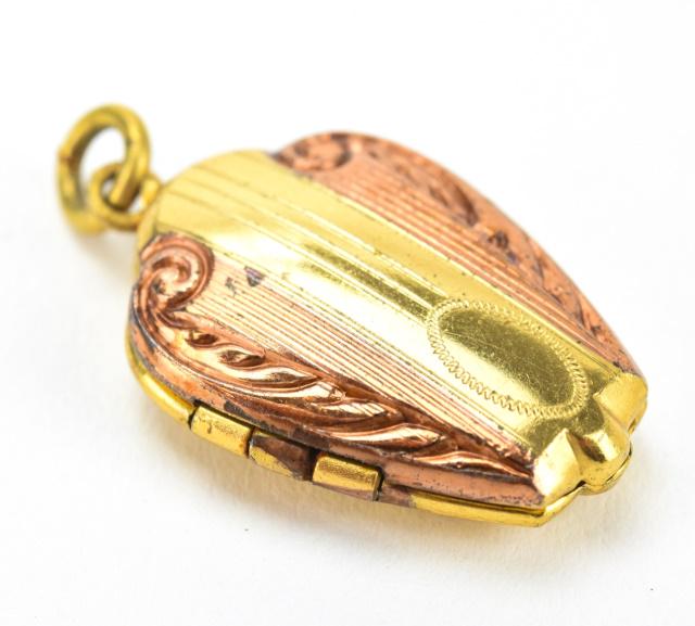 Antique Art Deco Gold Fill Figural Locket Pendant: Antique Art Deco Yellow Gold Filled Figural Locket Necklace Pendant. Measures just over 1 inch in length.