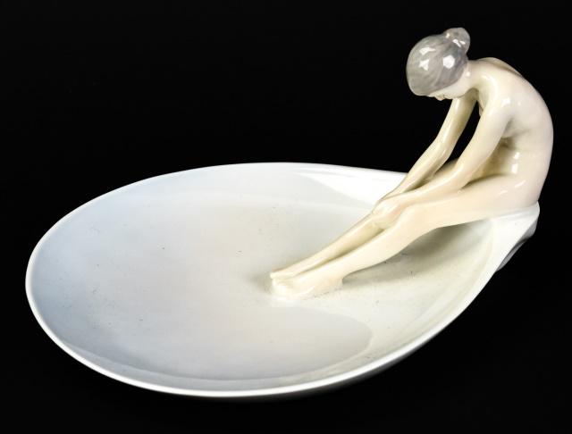 B&G Denmark 'Meditation' Nude Girl Figural Dish: B&G (Bing & Grondahl) Denmark Porcelain 'Meditation' Nude Girl Figural Dish. Marked B&G Kjobenhavn, 1532 on underside. Measures 4.5 inches x 6.75 inches wide high x 8 inches deep.