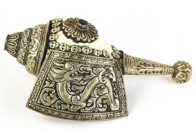 Tibetan Conch Shell Horn w Silver Tone Repousse (1 of 7)
