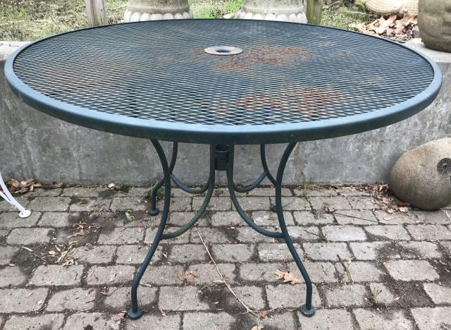 Outdoor Patio Circular Iron Dining Table (1 of 2)