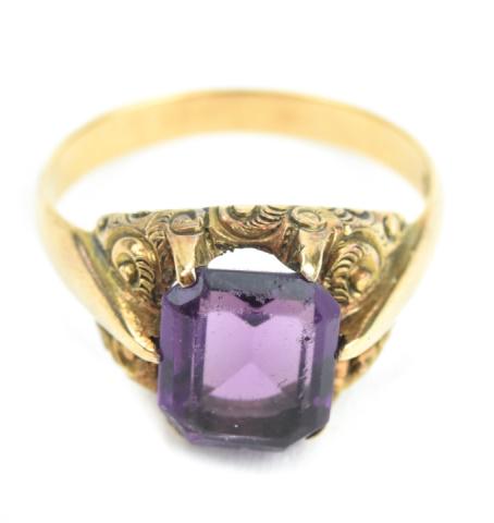 Antique 19th C 10kt Yellow Gold & Amethyst Ring (1 of 6)