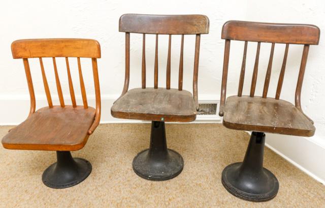 3 Antique Cast Iron & Wood School House Chairs (1 of 6)