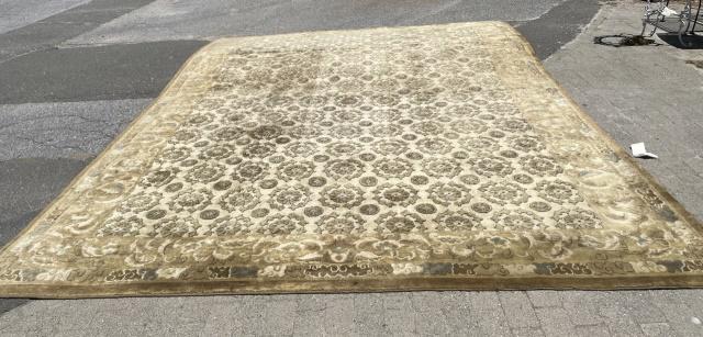 Contemporary Machine Made Neoclassical Carpet (1 of 5)