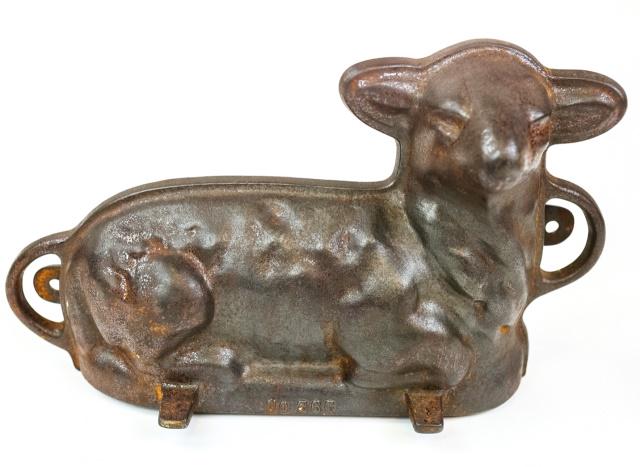 Antique Griswold Cast Iron Lamb Chocolate Mold (1 of 4)