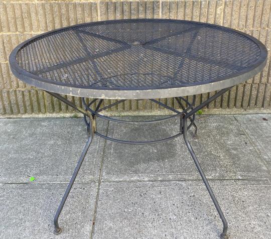 Woodard Style Round Outdoor Patio Dining Table (1 of 5)