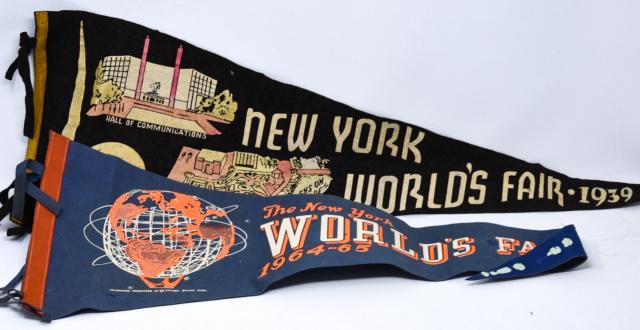 2 Vintage New York Worlds Fair Felt Pennant Banner (1 of 5)