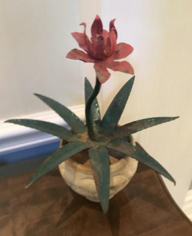 Tole Metal Decorative Floral Sculpture (1 of 3)