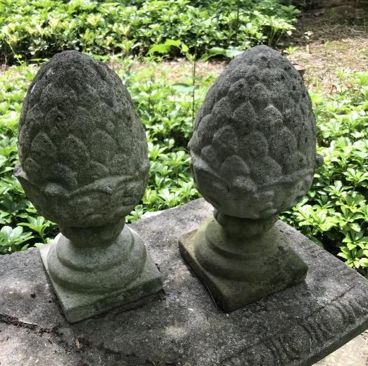 Pair Cast Stone Acorn Design Garden Statue Finials (1 of 3)