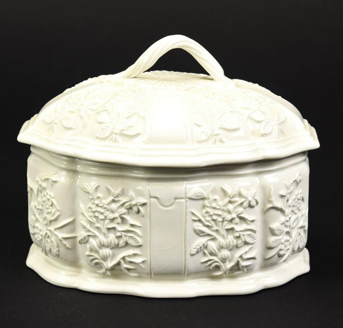 Small Mottahedeh Floral Creamware Tureen: Small Mottahedeh Floral Creamware Tureen. Measures 4 inches high x 5.5 inches wide x 4 inches deep.