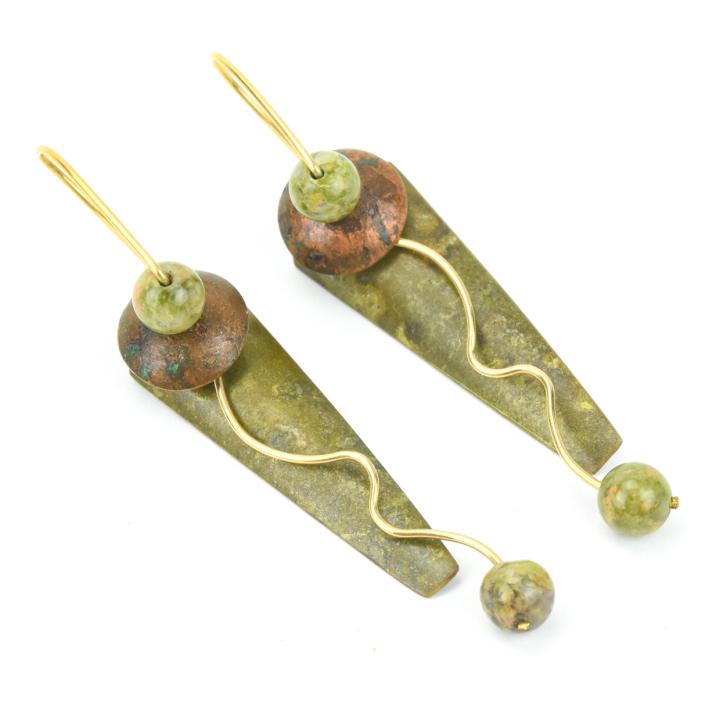 Pr Modernist Artisan Kinetic Mixed Metal Earrings: Vintage Pair of Modernist Artisan Kinetic Mixed Metal Earrings w Jasper Beads. Each measures 2.5 inches in length.